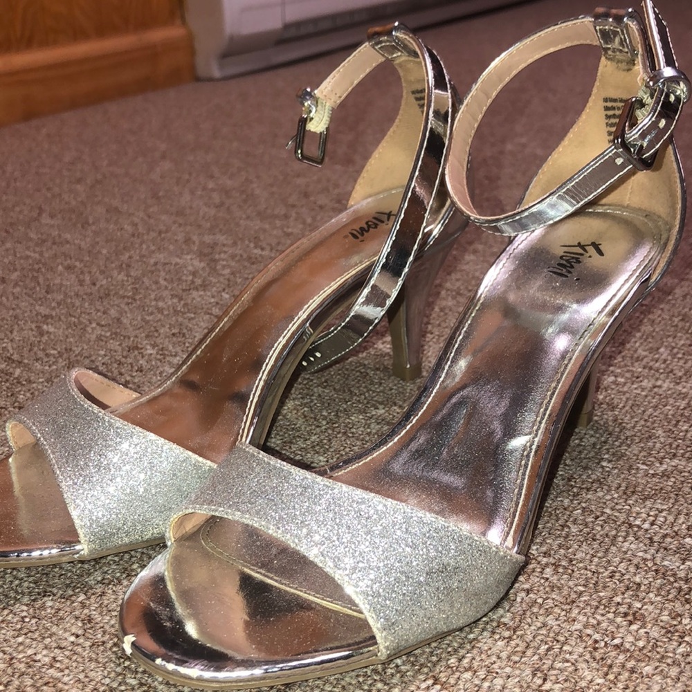 Glitter silver shoes